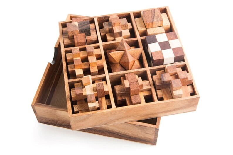 Wooden Brain Teaser Puzzle Gift Box - 9 individual mechanical Puzzles