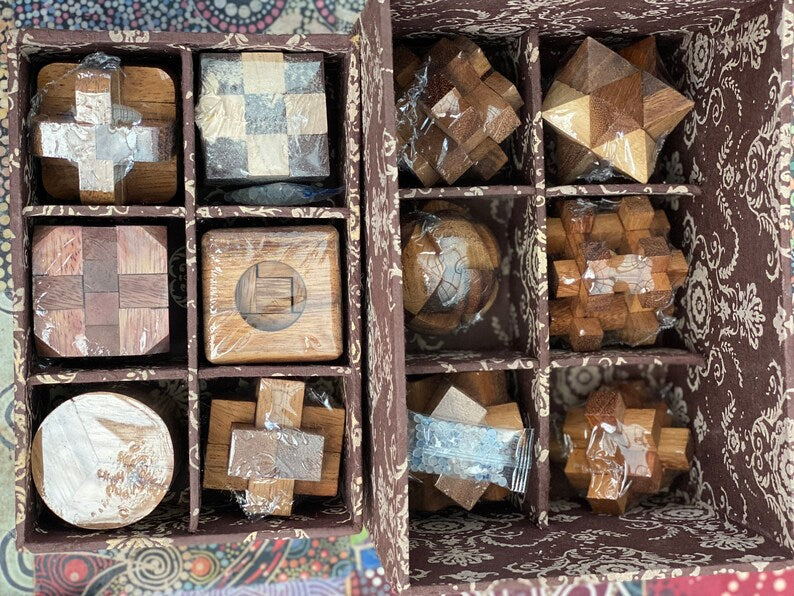 Wooden Brain Teaser Puzzle Gift Box - 12 Individual Mechanical Puzzles