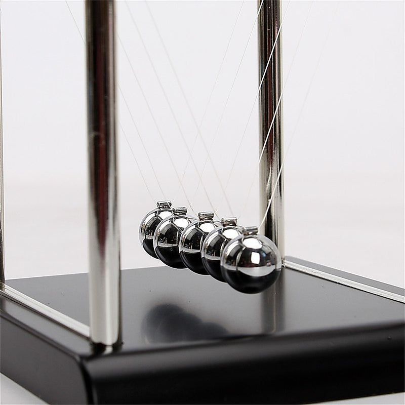 Newton's Cradle - Steel Physics Desk Toy